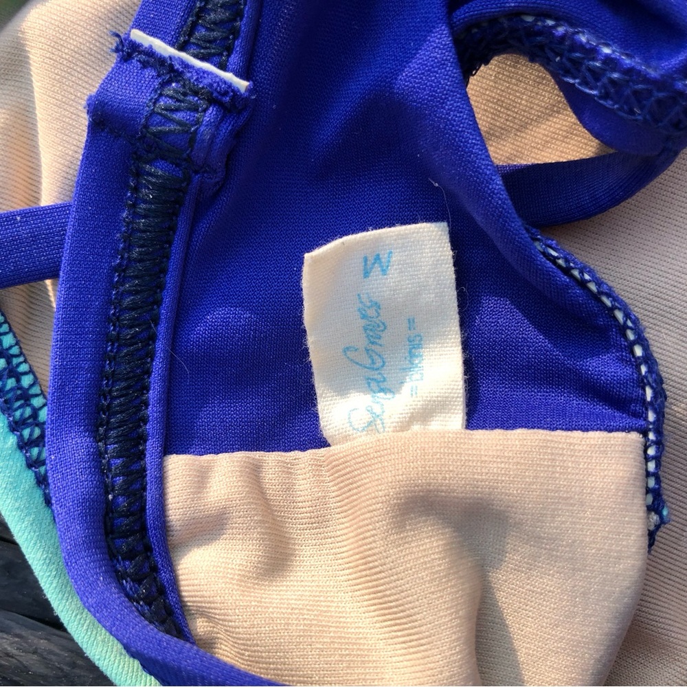 🌴 🤯2/$20! Color-block bikini! - Picture 6 of 9